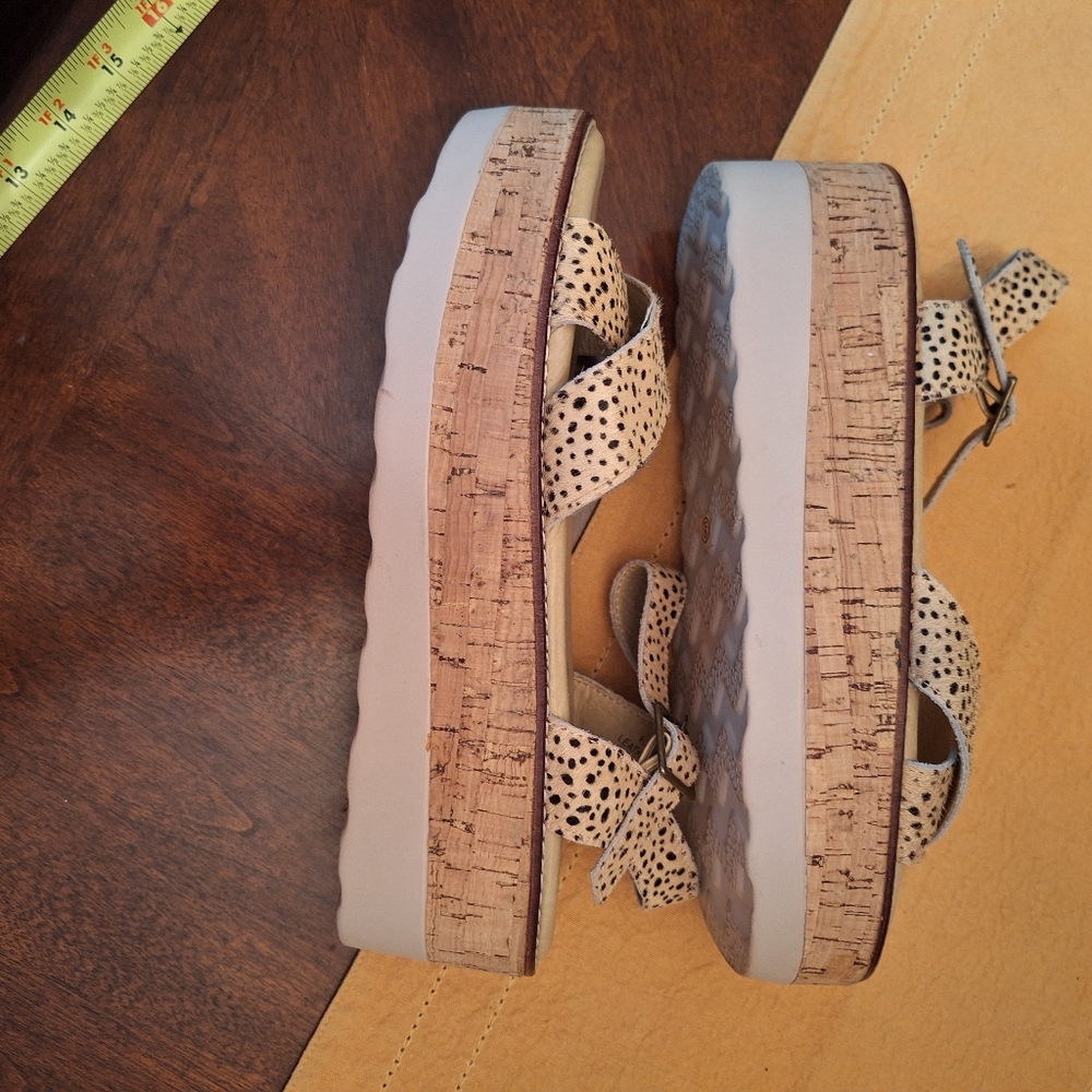 NWOT leather BOUTIQUE BY CORKYS furry platform flatform sandals si… - Picture 4 of 15